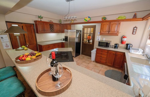 Black Rock Villa | Victorian Style, Spacious Bungalow 4 bedroom Villa with swimming pool.