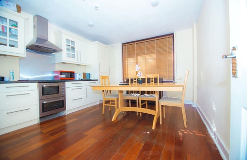 Forest Gate Bed & Breakfast | Victorian Woods B&B