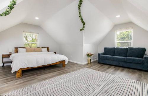 Near Northwest Apartment | Victory Villa - 5 BR Home 5 Min From Campus