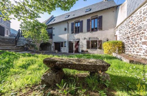 Murol House | Vie de Château 2