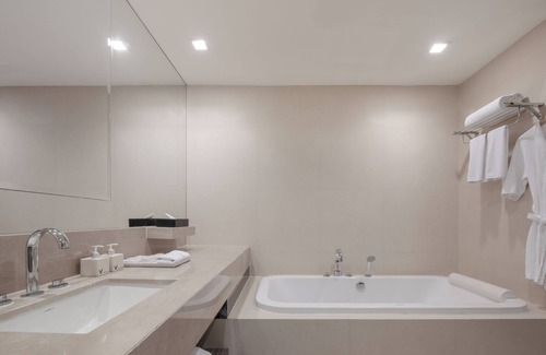 Pathumwan Hotel | VIE Hotel Bangkok - MGallery