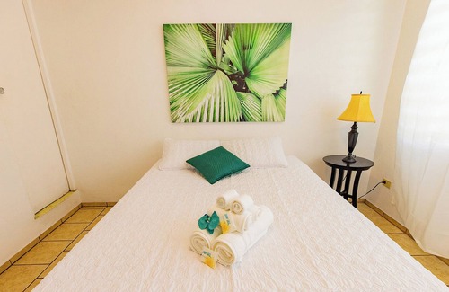 Florida House | Vieques Tropical Guest House - Room 6 / El Gallito