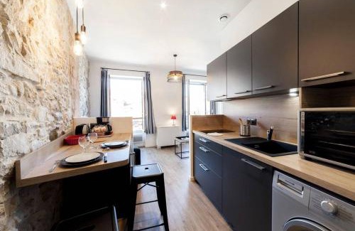 Old Lyon Apartment | Vieux Lyon avec vue sur la Saône AIL