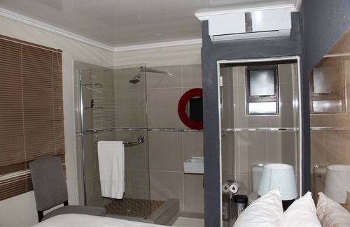 Nelspruit Cabin | View Inn Exclusive Lodge