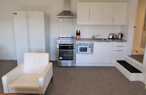 Stepneyville Apartment | Views-for-ages-apartment