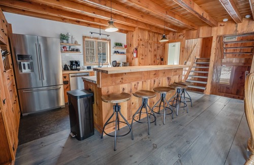 Stratton Mountain House | Views for Days | A/C | Hot Tub | Sauna | Close to Swimming, Golfing, Hiking!
