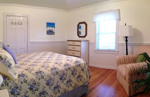Campground Landing Cottage | Views Of Cape Cod Bay at Campground Beach, A/C, Heat, Wifi, Outdoor Shower