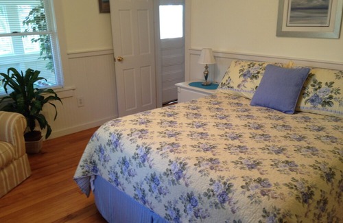 Campground Landing Cottage | Views Of Cape Cod Bay at Campground Beach, A/C, Heat, Wifi, Outdoor Shower