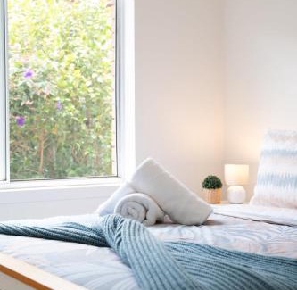 Clifton Springs House | Views on the Avenue