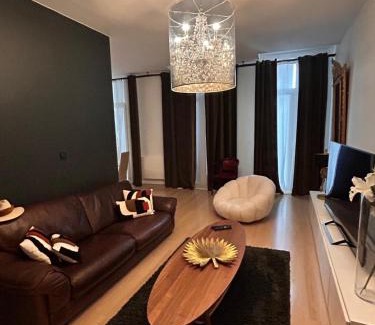 Beziers Apartment | Vigne et mer-Spacieux Appartement Haussmannien-2chambres-Wifi