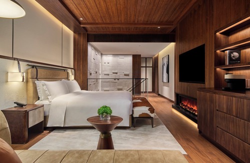 Downtown Shanghai Hotel | Vignette Collection Shanghai Snow World Hotel by IHG