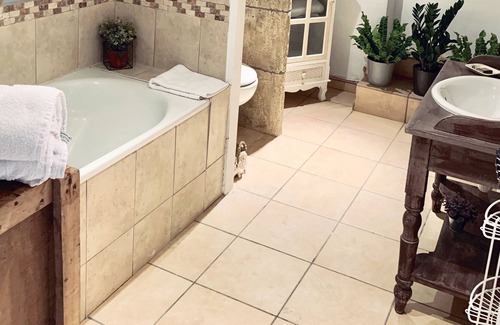 Pezenas Hotel | Vigniamont - Luxury B&B