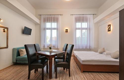 Gyula Apartment | Világóra Apartman