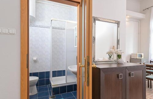 Gyula Apartment | Világóra Apartman