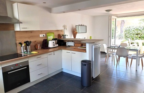 Saint-Pierre-la-Mer Villa | Villa 7 people, 3 bedrooms, 2 terraces, solarium, 200m beach, air conditioning