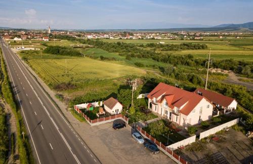 Cristian House | Vila Maria