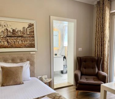 Tirana Hotel | Vila Park Hotel 1