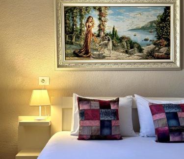 Tirana Hotel | Vila Park Hotel 1