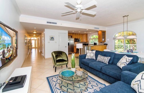 Seven Mile Beach Condo | Villa 20, Forth floor 2 bedroom, 2 bathroom, oceanfront, fully equipped.