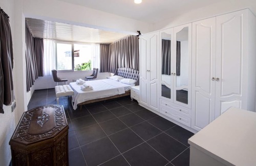 Bodrum City Center Villa | Villa 200 m to Beach With Backyard in Bodrum