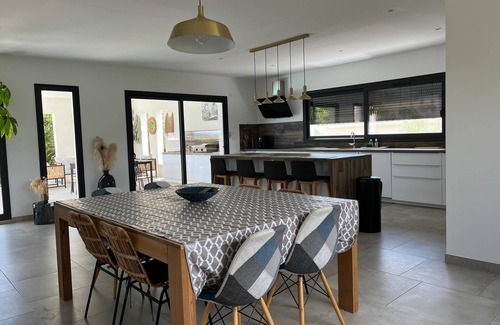 Aubais Villa | Villa 240 M2 located between the Camargue and its Mediterranean beaches