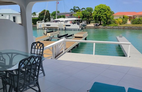 Jolly Harbour Villa | Villa 242B - Elegant ! 8 Minutes walk to Stunning beach