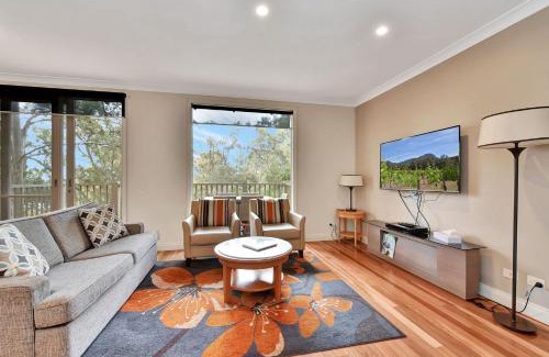 Pokolbin Apartment | Villa 2br Pinot Nois Villa located within Cypress Lakes Resort