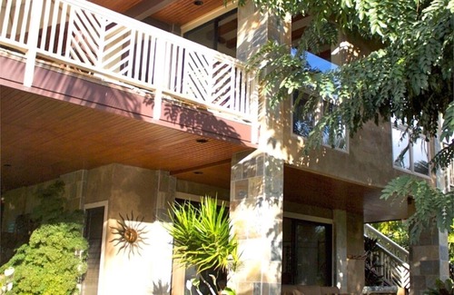 Bayview House | Villa, 4 minute stroll to beach, pool, Air cond, hot tub, sleeps14, refundable