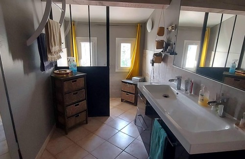Saint-Martin-d'Ardeche Villa | Villa 6/8 Pers, 160 m2, 3 Chambres, 2 Salle de Bains, 2 wc, Piscine, 2 Terrasses
