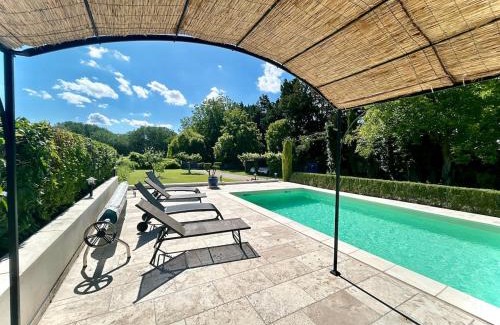 Le Thor House | Villa 7 chambres, piscine et jardins privés, pas de voisins