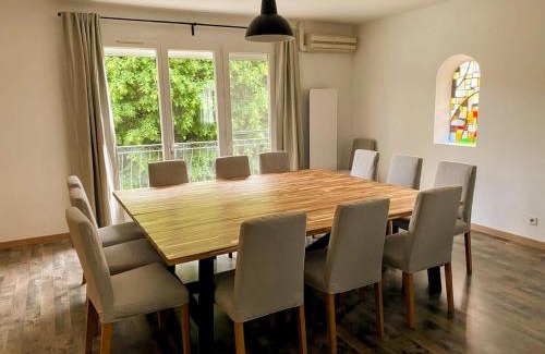 Le Thor House | Villa 7 chambres, piscine et jardins privés, pas de voisins