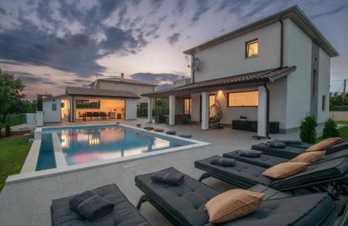 Jursici Villa | Villa Aaron