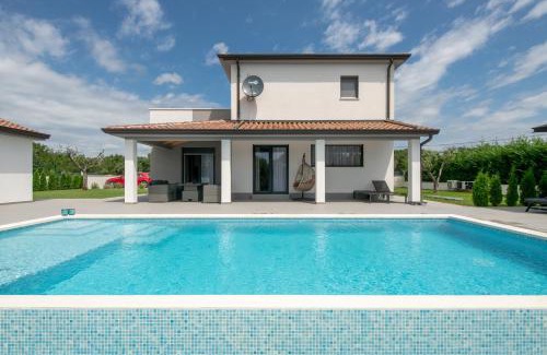 Jursici Villa | Villa Aaron