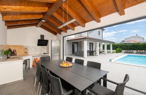 Jursici Villa | Villa Aaron