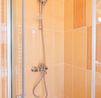 Municipality of Omisalj Apartment | Villa Ajda - Orange room