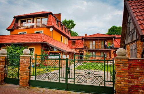Leba Bed & Breakfast | Villa Akacja