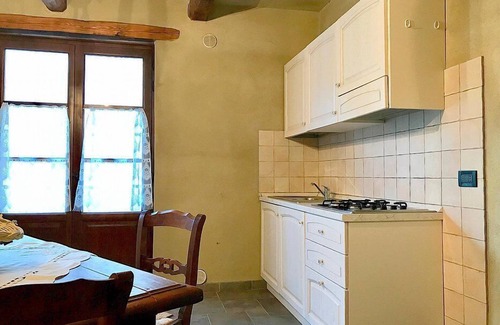 Massa Marittima House | Villa Amarena G: A graceful apartment in the characteristic style of the Tuscan countryside, with Free WI-FI.