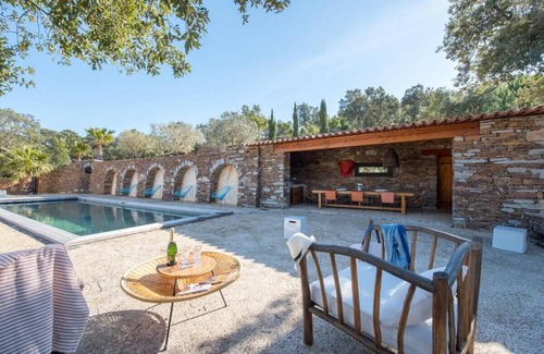 Bormes-Les-Mimosas House | Villa Angueiroun 5 * Deluxe (ref. ELLE DECORATION No. 237 July-August 2015)