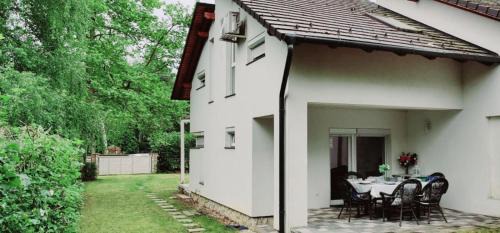 Balatonszemes Apartment | Villa Arany