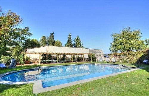 Vorno Villa | Villa Artemia: A splendid eighteenth-century three-story historical villa surrounded by a wonderful age-old park, with Free WI-FI.