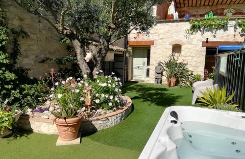 Sigean Bed & Breakfast | VILLA ARTEMIA Maison vigneronne - chambre d hôtes-B&B-piscine