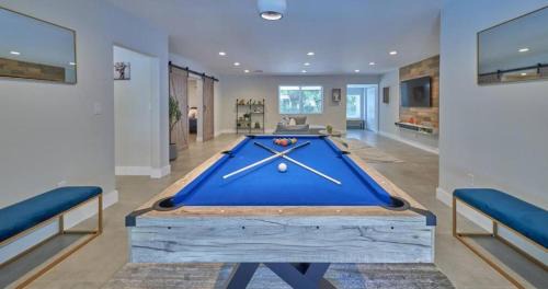 Golden Glades Villa | Villa Athena - The Glamhomes