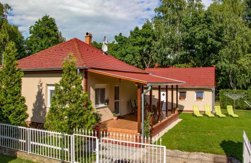 Balatonmariafurdo Villa | Villa Bárdió