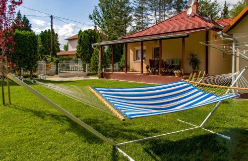 Balatonmariafurdo Villa | Villa Bárdió