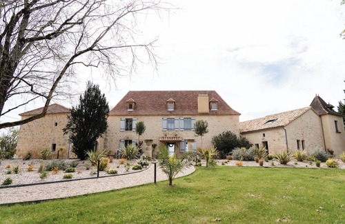 Sainte-Sabine-Born House | Villa Biloba