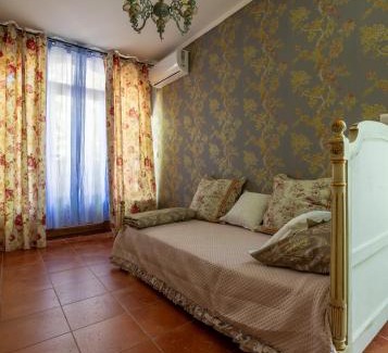 Sveti Stefan Apartment | VILLA-BAROCCO Sveti-Stefan & Private Garden