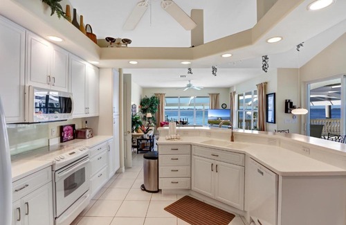 Yacht Club Villa | Villa Bel Air