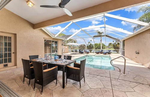 Central Naples Villa | Villa Bellevue - Beautiful lakefront rental with pool with 3 bedroom & 2 bath