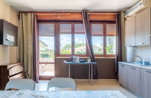 Fontane Bianche Villa | Villa "Bes Beach - Villa Con Piscina" with Sea View, Private Pool & Wi-Fi