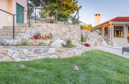 Okrug Donji Villa | Villa Boulder